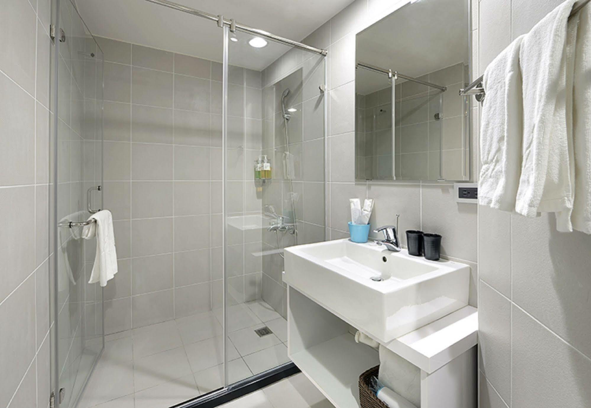 Hommie Inn Тайчжун Экстерьер фото